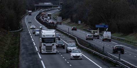 Gironde un camion prend feu sur lA10 la circulation perturbée