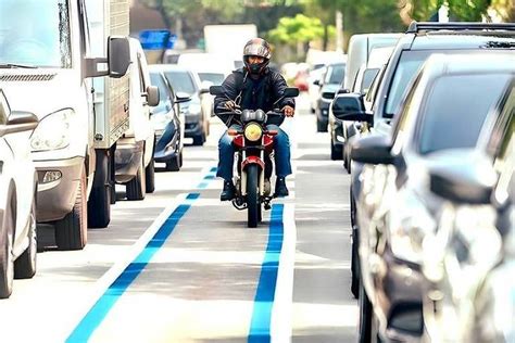 Faixa Exclusiva Para Motos Na Av Dos Bandeirantes Completa Ano Sem