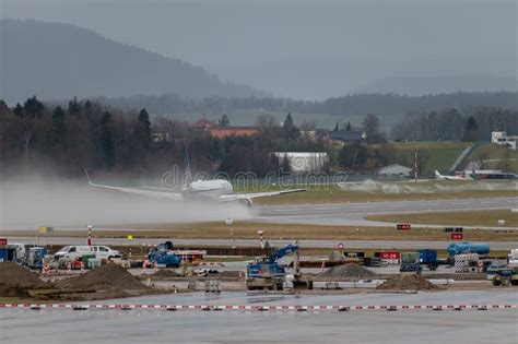 N Ua United Airlines Boeing Cb Er Jet In Zurich In Switzerland