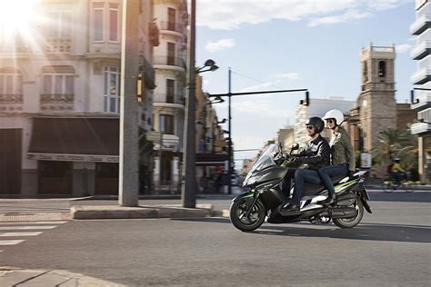 Kawasaki J125. A new scooter in the Kawasaki lineup | DriveMag Riders