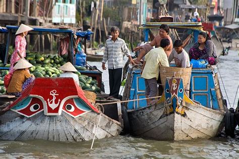 4 Popular Floating Markets in Mekong Delta, Vietnam - Which One is Best?