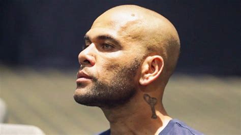 Compañero De Prisión Reveló Estado De Dani Alves Está Demacrado Alairelibre Cl