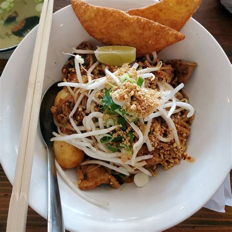 Dry Tom Yum Noodle – Thai Food & Tapas