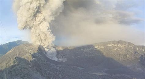 Nueva Erupci N Del Volc N Turrialba Alcanza Unos Metros De Altura