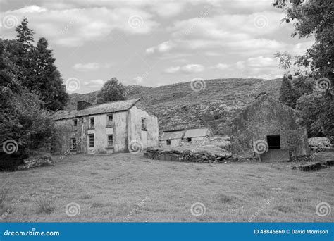 Rundown Abandoned Irish Farmhouse Stock Photo Image Of Farmhouse