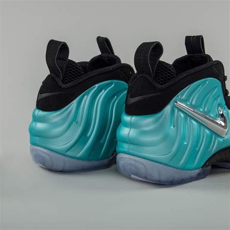 Nike Air Foamposite Pro Island Greenmetallic Platinum Consortium