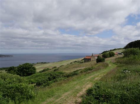 The Cleveland Way Passing Peakside Farm Habiloid Cc By Sa