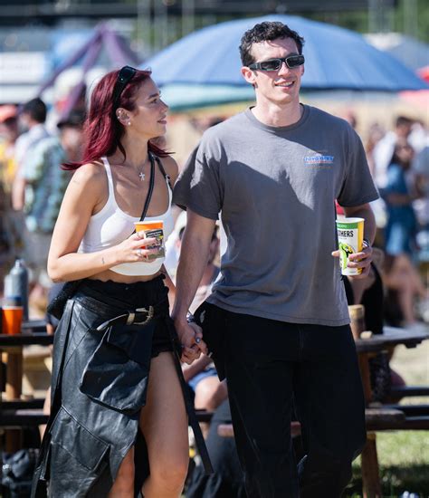 Dua Lipa A Officialis Sa Relation Avec Callum Turner Qui Est Le