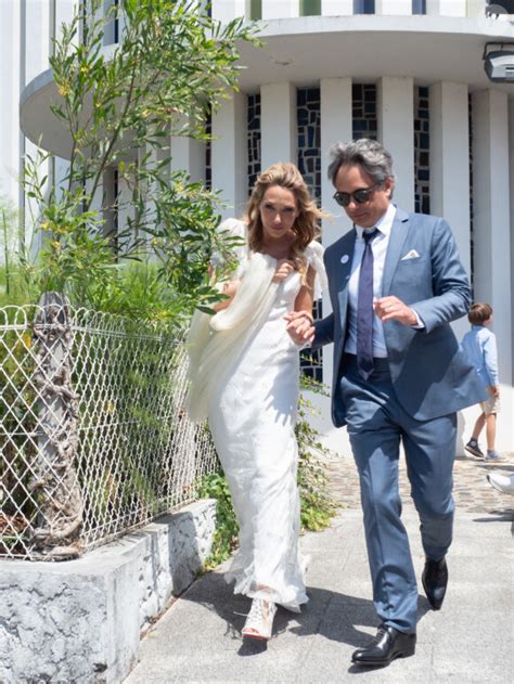 Photo Mariage de Laura Smet et Raphaël Lancrey Javal à l église Notre