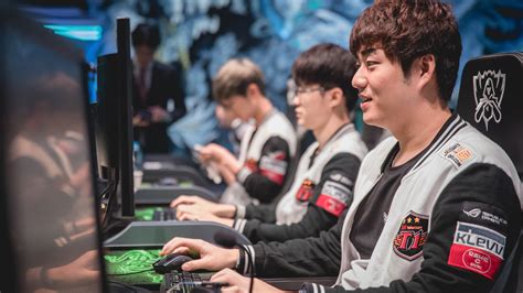 SKT BANG 2017 World Championship Group Stage At Wuhan Spor Flickr