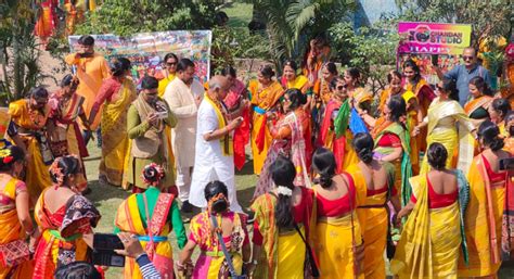 ‘dol Jatra Celebrated With Traditional Fanfare And Jollity Jharkhand