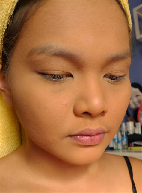 Revlon Nearly Naked Pressed Powder In Medium 030 And Medium Deep 040