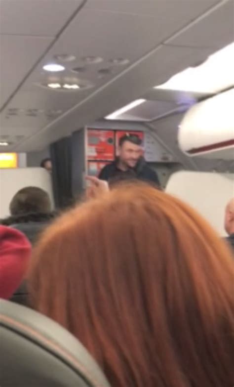 Aggressive And Drunk Passenger Thrown Off Easyjet Flight After