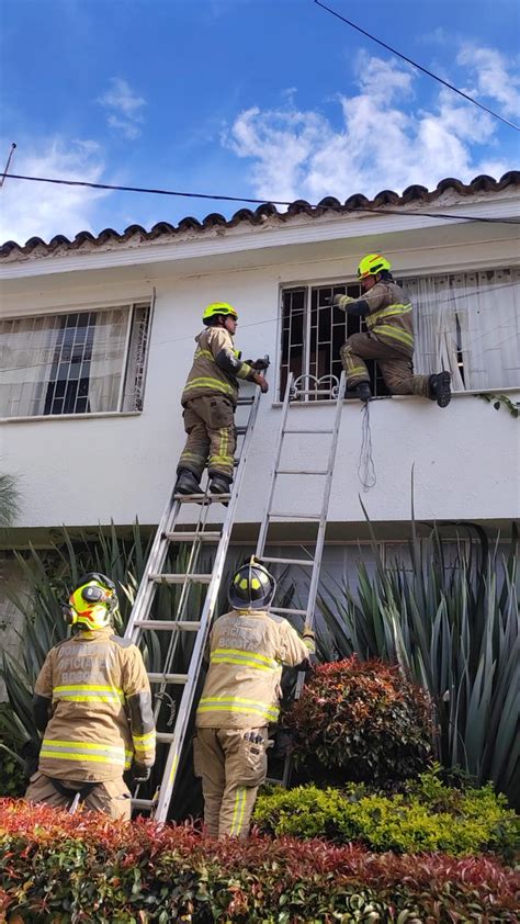 Bomberos Oficiales de Bogotá on Twitter Nuestros bomberos de la