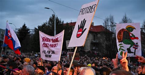 Ľudia vo štvrtok opäť protestovali proti vláde po celom Slovensku