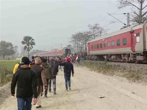 Bihar 5 Bogies Of Satyagrah Express Detach From