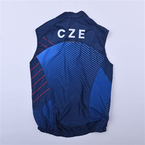 Vesta a dvě karty | Klub cystické fibrózy