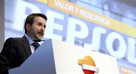 Repsol gana 1 792 millones un 36 menos por la caída de su margen de