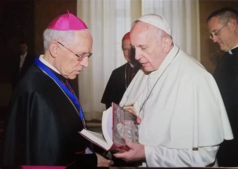 Asistencia al décimo aniversario de la Consagración Episcopal de Mons