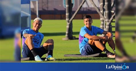 Juan Gauto Y Tomás Avilés Titulares En El Partido De Argentina