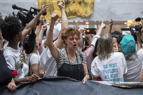 Susan Sarandon Arrested At Anti Trump Rally Cbs News