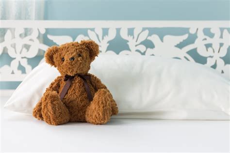 Обои для рабочего стола: разные, игрушка, кровать, медведь, мишка