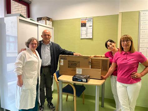 L Associazione Solidale Fa Una Donazione Al Reparto Di Pediatria