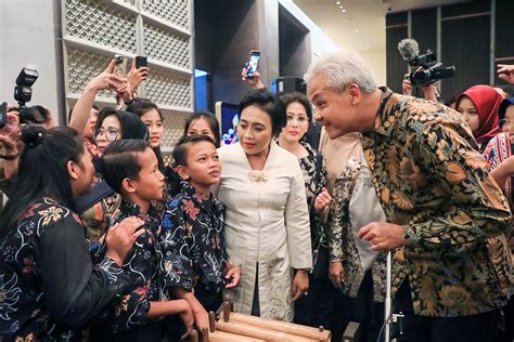 Ganjar Pranowo Kembali Bawa Jateng Raih Penghargaan Provinsi Layak Anak