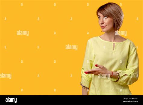 Special Offer Solution Idea Announcement Promotion Confident Mature