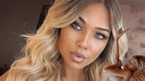 Keisi Medini vjen atraktive në pozat me bikini Telegrafi Telegrafi