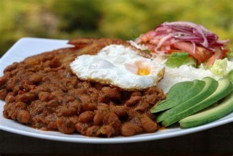 Frijoles Con Huevo Y Arroz De 387 2 Kcal Receta Fácil En La App Avena