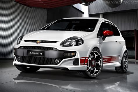 Fiat Abarth Punto Evo High Resolution Image (1 of 4)