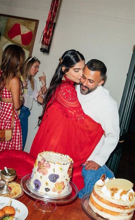 Poonam Pandey Gets Engaged To Boyfriend Sam Bombay Shares Mushy Photos Artofit