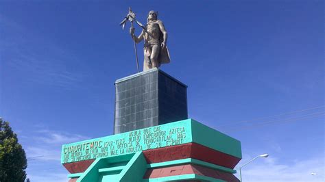 Filela Estatua Del Héroe Nacional Cuauhtémoc En Cuauhtémoc Chihuahua