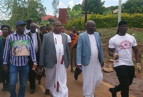 UGANDA DISTOOLED ACHOLI PARAMOUNT CHIEF RWOT DVID ACANA II ON