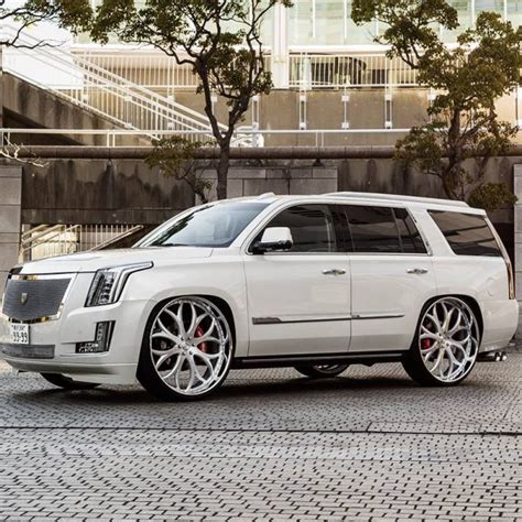 Custom Cadillac Escalade | Images, Mods, Photos, Upgrades — CARiD.com ...