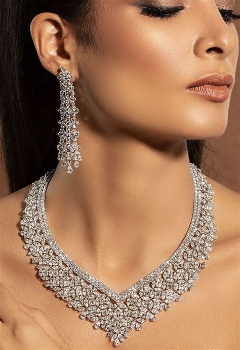 Pin By Lakshmi On Diamond Jewellery Beautiful Jewelry Diamonds