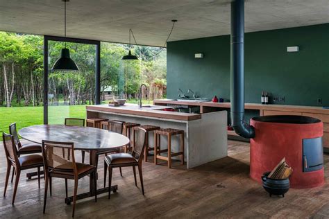 Gallery of Concrete Countertops: Brutalism in the Kitchen - 8