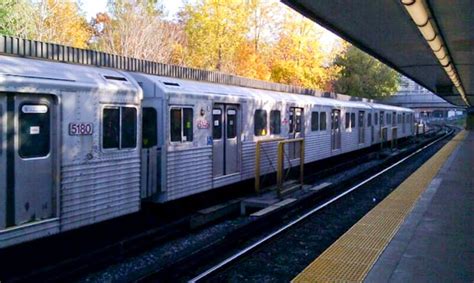 Buck Tracks Ttc Rosedale Station Yellow Line