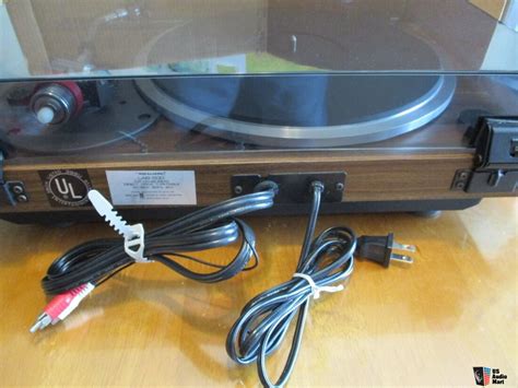 Realistic Lab Quartz Lock Direct Drive Turntable Full Automatic