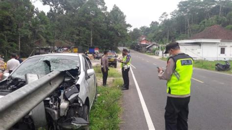 Viral Agya Tabrak Besi Pembatas Jalan Sampai Tertancap Dan Tembus