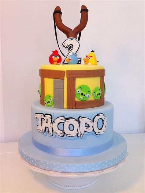 Angry Birds Cake Decorated Cake By Bella S Bakery Cakesdecor