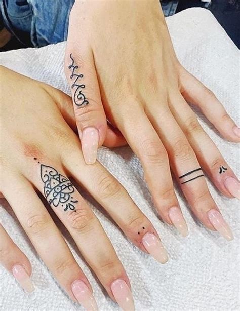 Meaningful Tiny Finger Tattoo Ideas Every Woman Eager To Paint