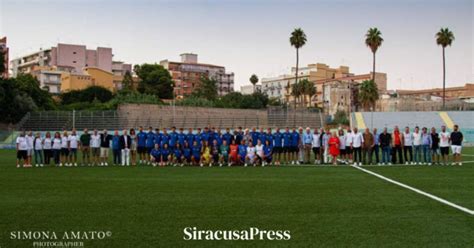 Asd Siracusa Calcio Applausi E Cori Per La Presentazione