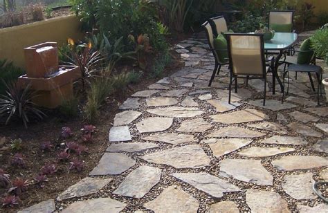 The 2 Minute Gardener: Photo - Flagstone Patio with Pebbles