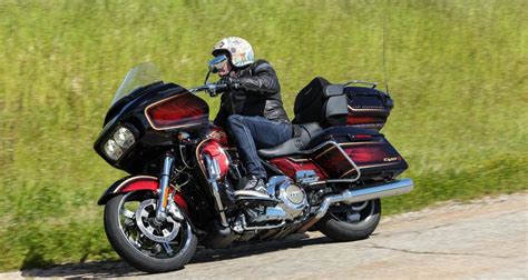 Essai Harley Davidson Cvo Road Glide Limited Anniversary Le Vaisseau