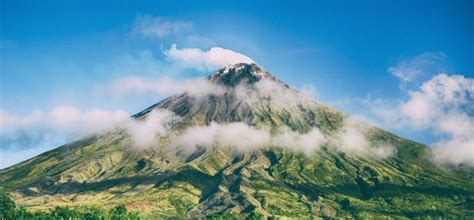 Gunung Paling Angker Di Jawa Barat Yang Terkenal Dengan Kisah