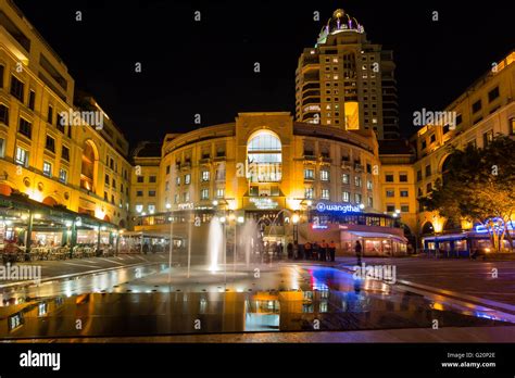 Nelson Mandela Square in Sandton, Johannesburg Stock Photo, Royalty ...