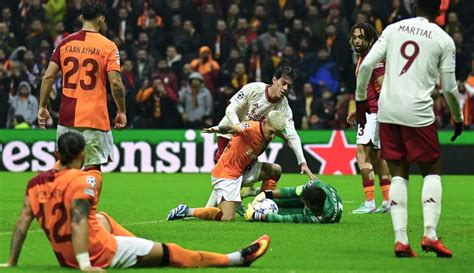 Drama Enam Gol Di Laga Galatasaray Vs Manchester United Foto