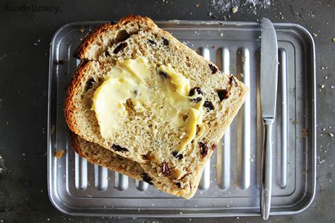 Bara Brith {Welsh 'Speckled' Bread} | Foodelicacy